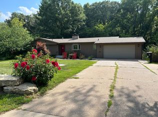 4004 17th St, Rock Island, IL