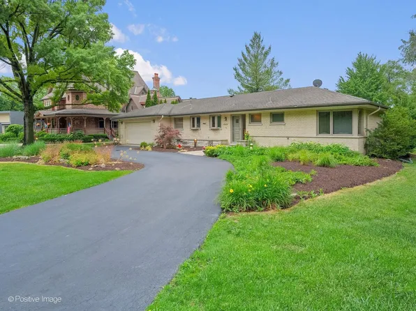 6444 Pontiac Dr, Indian Head Park, IL 60525