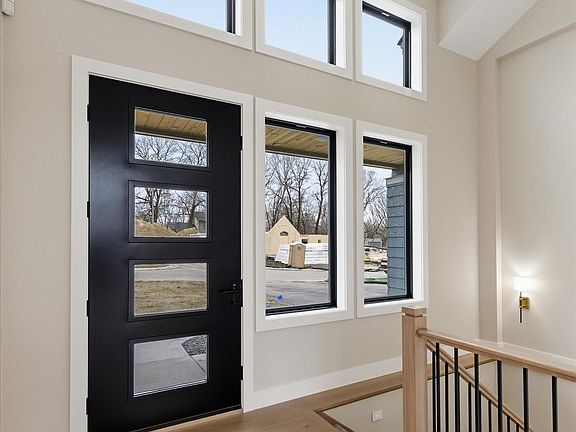5th image of 2682 Lakeview Ct