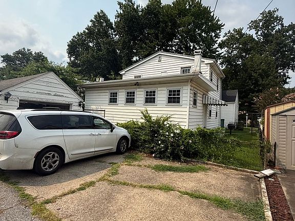 2nd image of 3821 Staunton Ave SE