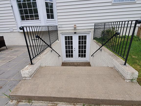 3rd image of 38 Whitestone Dr