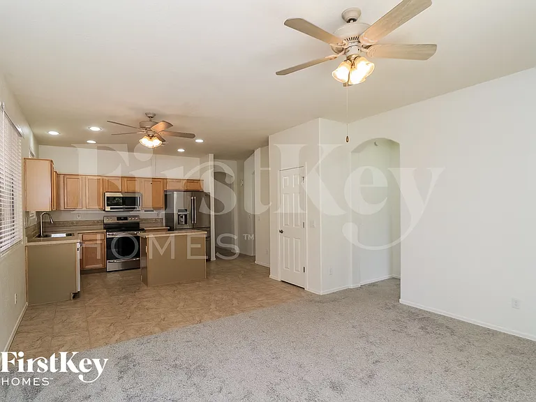 2715 E Carson Rd — Photo 6