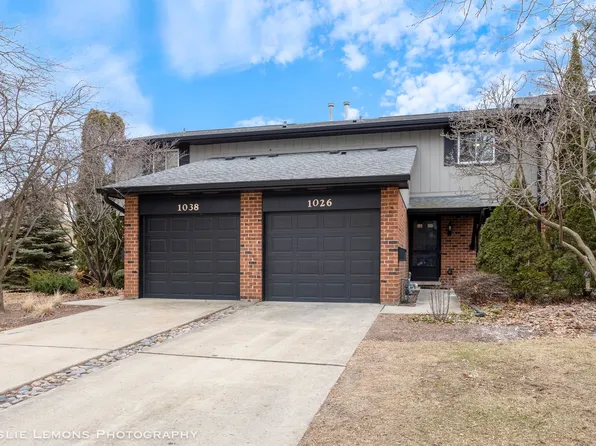 1026 Briarcliffe Blvd, Wheaton, IL 60189