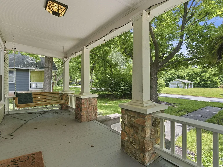 837 S Kentwood Ave — Photo 4