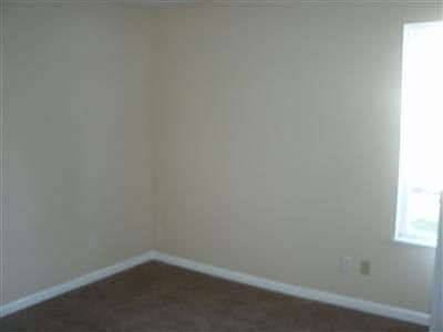 5th image of 130 Clara Dr