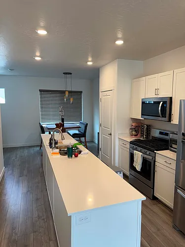 1073 E Waterway Ln Photo 1