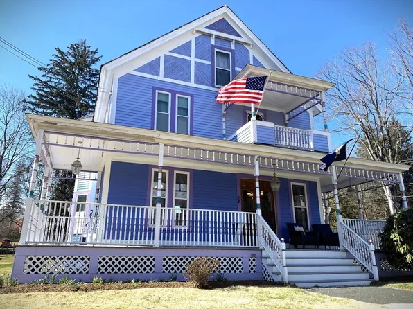 84 Church St, Hardwick, MA 01082