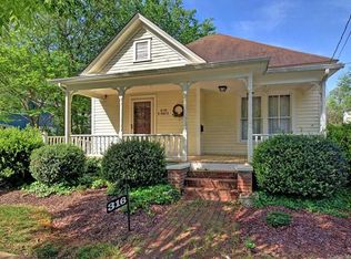 316 S Race St, Statesville, NC 28677