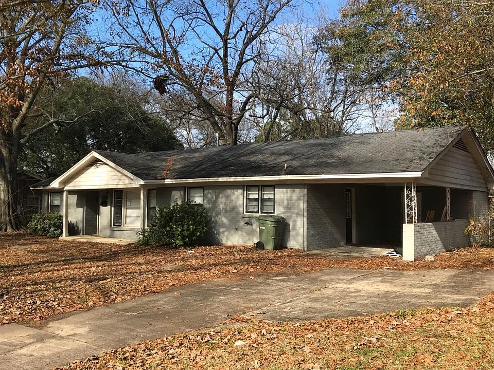2nd image of 2851 N Colonial Dr