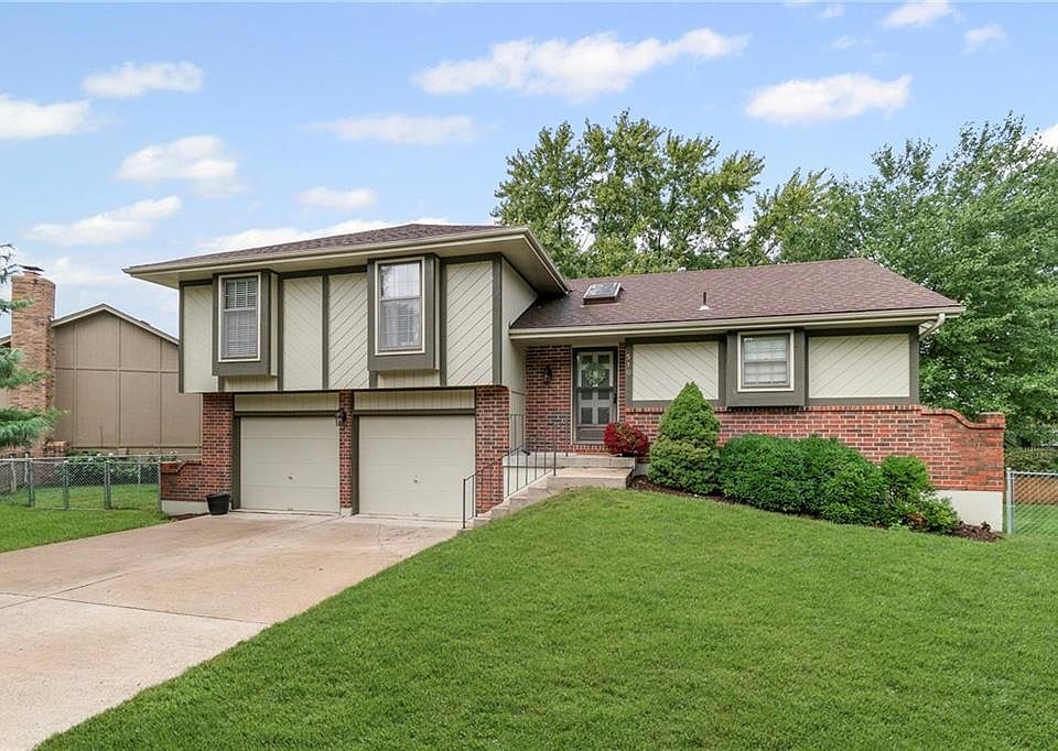 1st image of 510 SE Greenridge Dr