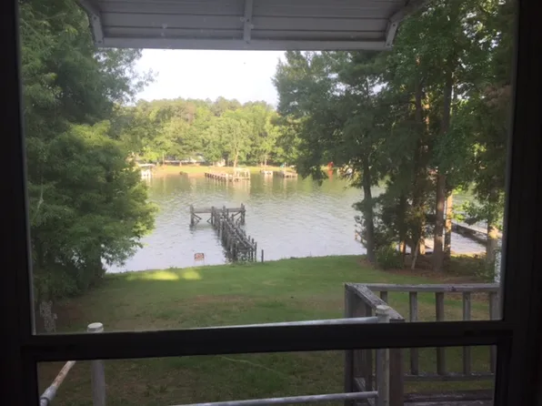 302 Pinelake Dr, Ninety Six, SC 29666