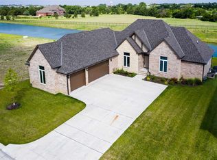 8486 E Deer Run St, Bel Aire, KS 67226