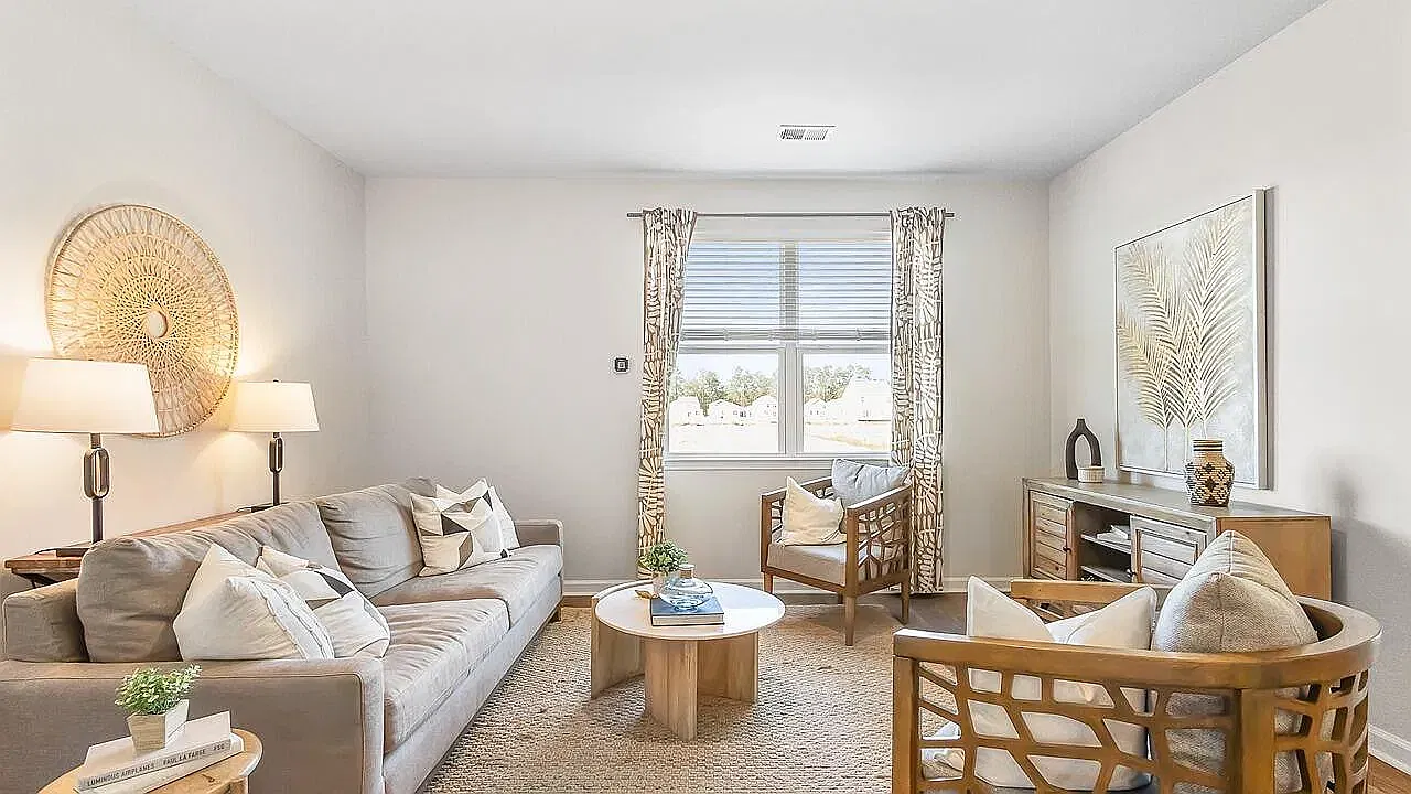 4 bed, 1774 sqft, $2,450 — Photo 3