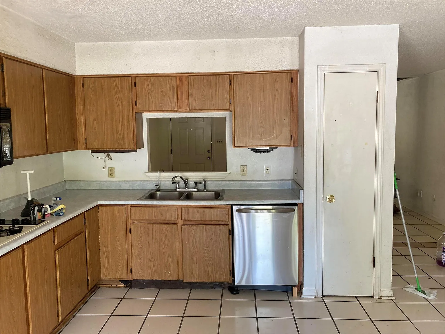 3 bed, 2.0 bath, 1628 sqft, $1,700 — Photo 3