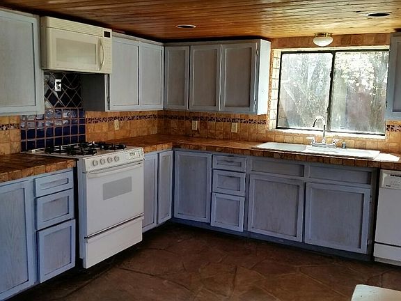 4th image of 111 Oakley Ln