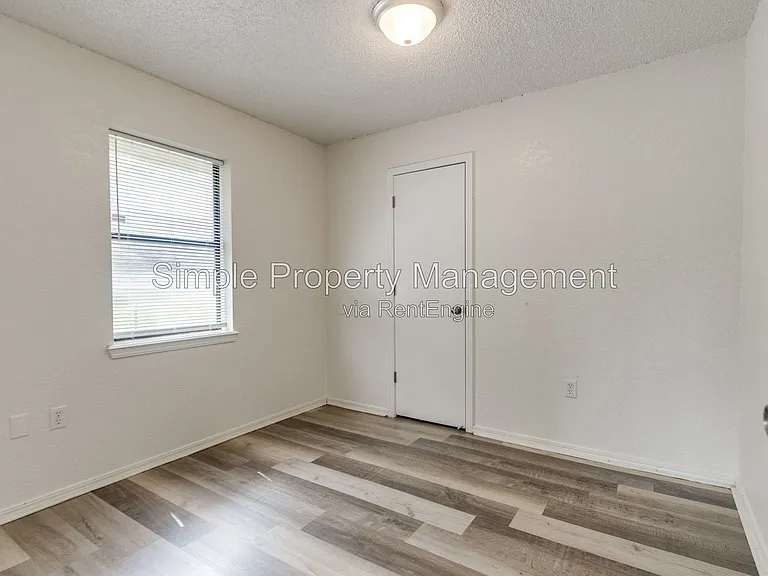 14222 NE 4th St — Photo 18