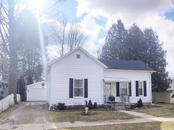 107 Bates St, Caro, MI 48723