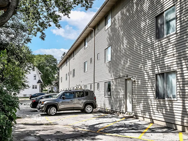 605 S Washington St #14 — Photo 6
