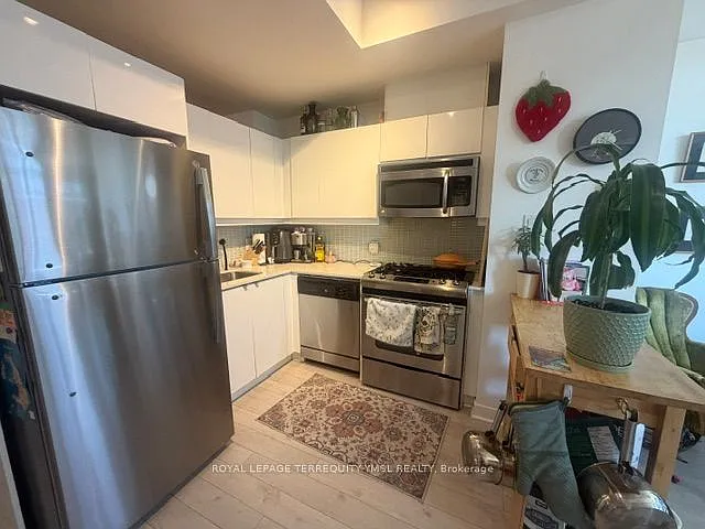 127 Queen St E #504 — Photo 7