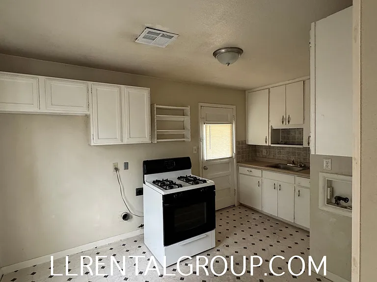 3107 SE 21st St — Photo 8