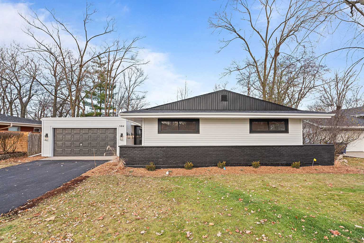 504 Cumnor Ct photo 1