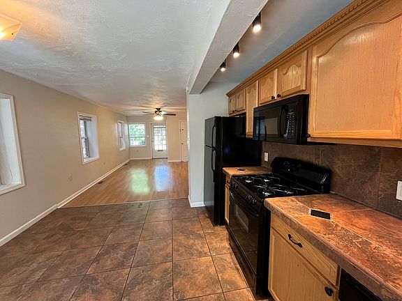 2nd image of 210 N Linden Ave