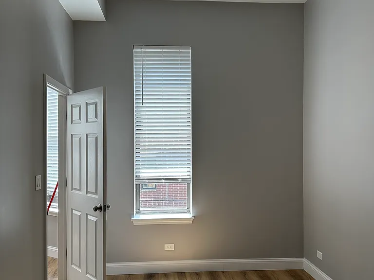 1551 N Orleans St #2E — Photo 2