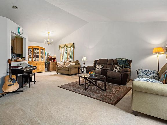 2nd image of 1416 Southfield Dr