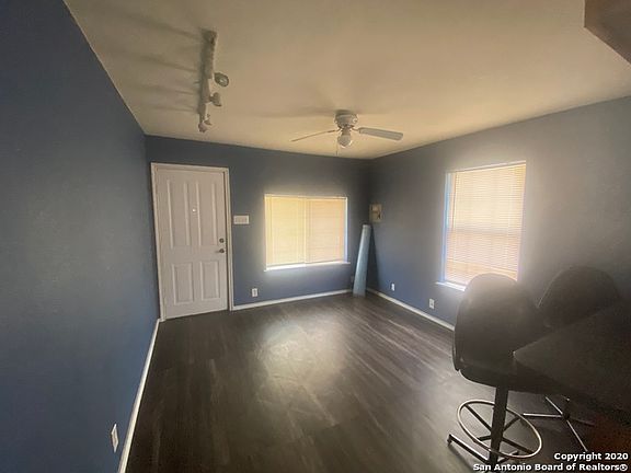 3rd image of 3014 San Luis St