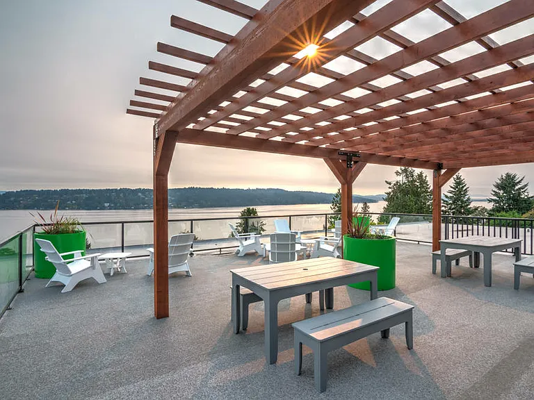 Sheridan Beach Terrace — Photo 9