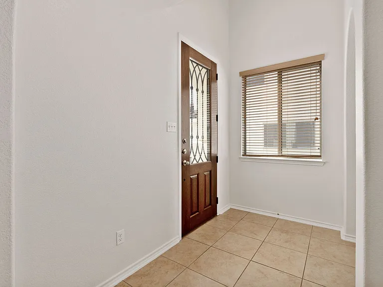 4219 Woodbridge Way — Photo 3