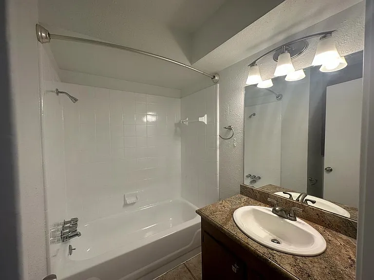 2818 Golfing Green Dr — Photo 20