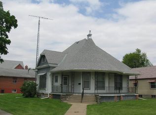 614 Delaware St, Hiawatha, KS 66434