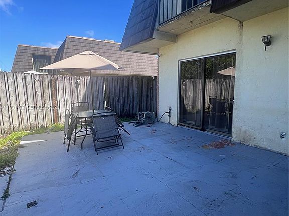 2nd image of 4681 Cherry Rd