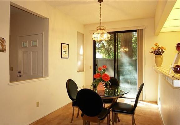 5th image of 1001 Foxchase Dr
