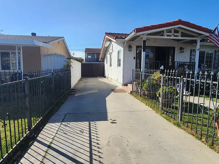 8161 Evergreen Ave #B — Photo 4