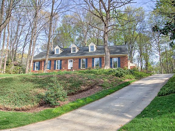 5th image of 4 Tiffany Ct