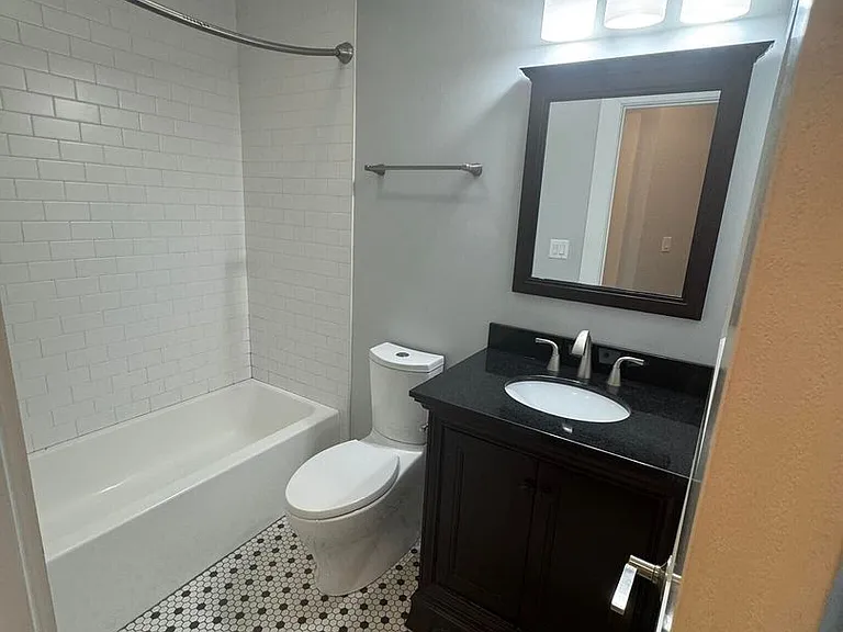729 E Hunter Ave — Photo 4