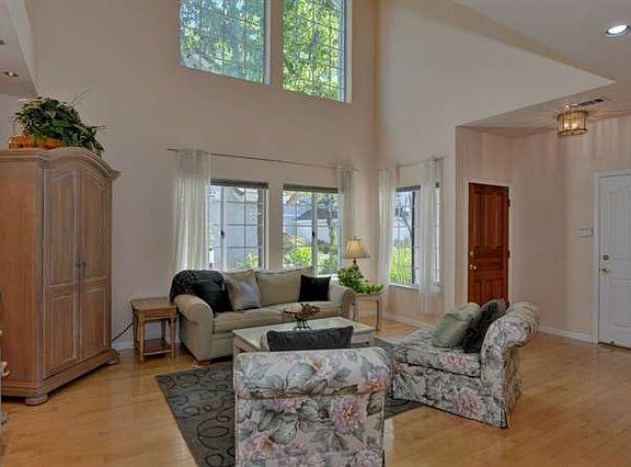 4th image of 2649 Heritage Park Cir