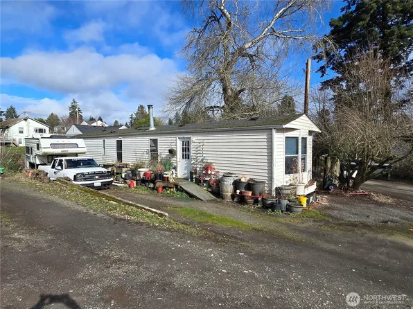 4108 McCall Boulevard W, Bremerton, WA 98312