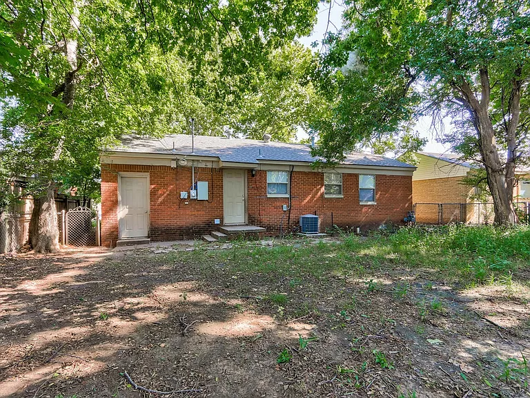 4172 NW 23rd St — Photo 28