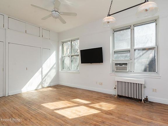 2nd image of 22 Irving Pl APT 3A