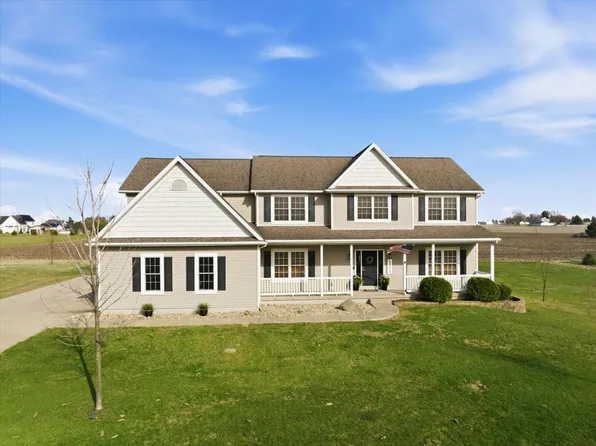 1101 N Pine St, El Paso, IL 61738