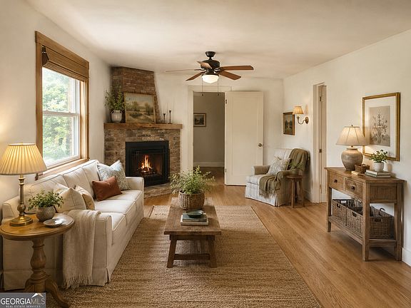 3rd image of 269 Perry Ln