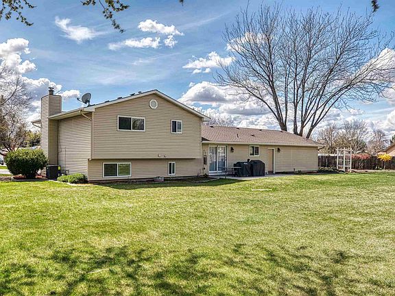 3rd image of 1132 S Amaya Pl