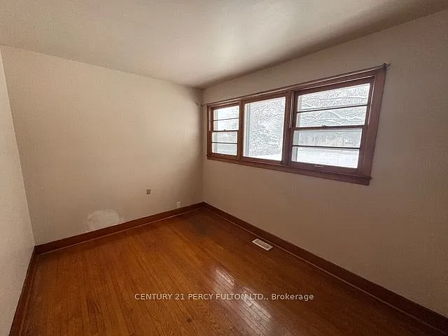71 Prince Of Wales Dr #MAIN — Photo 12