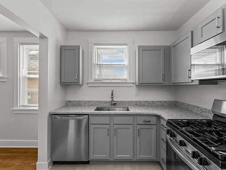 1129 Wisconsin Ave — Photo 4