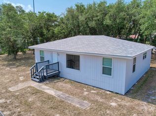 419 W James St, Rockport, TX 78382