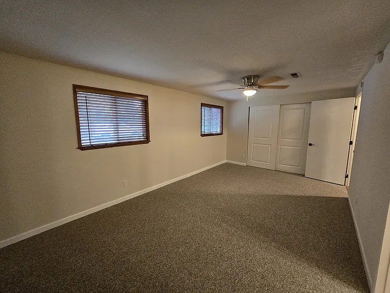 20618 Kelly Lake Rd E — Photo 9
