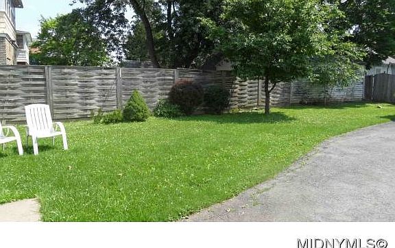 3rd image of 1815 Holland Ave